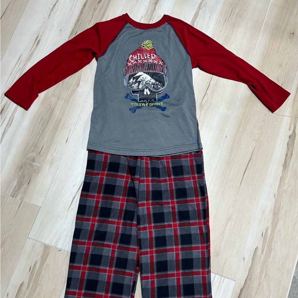 Chilled to the Bone Kids Pajamas - winter size small 19-424